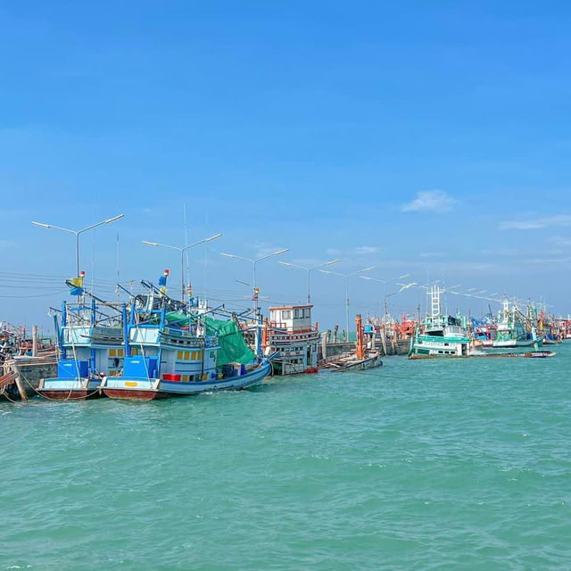 ครัวไต้ก๋ง บางเสร่