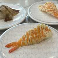 레일 위를 달려오는 신선한 초밥의 매력, 오키나와 ‘하마스시’🍣