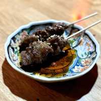 【大阪・梅田】焼鳥や炭焼きが旨いレトロな居酒屋「純酒場 オキタヤ 梅田店」