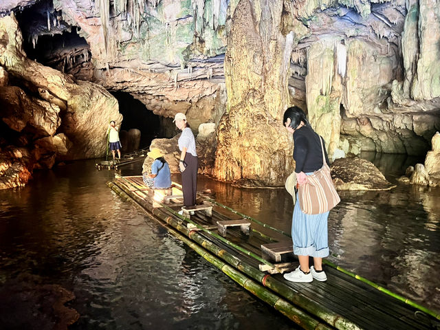 ล่องแพชมถ้ำที่ถ้ำน้ำลอด แม่ฮ่องสอน