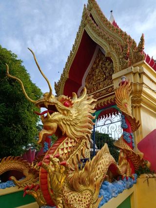 Wat Muang: A Beautiful Temple in Ang Thong