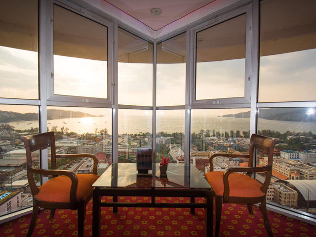 ที่พักที่ภายในโอบล้อมไปด้วยต้นไม้