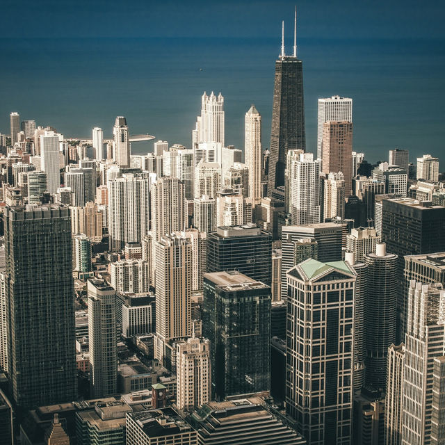 Chicago: The Windy City of Iconic Architecture and Rich Culture