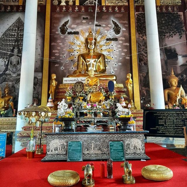 หลวงพ่อเงินองค์ใหญ่ที่สุดในประเทศไทย
