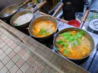 พามาร้านก๋วยเตี๋ยวLocalๆ สไตล์ร้านคุณลุงคุณป้า