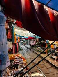 Maeklong railway market 🚂