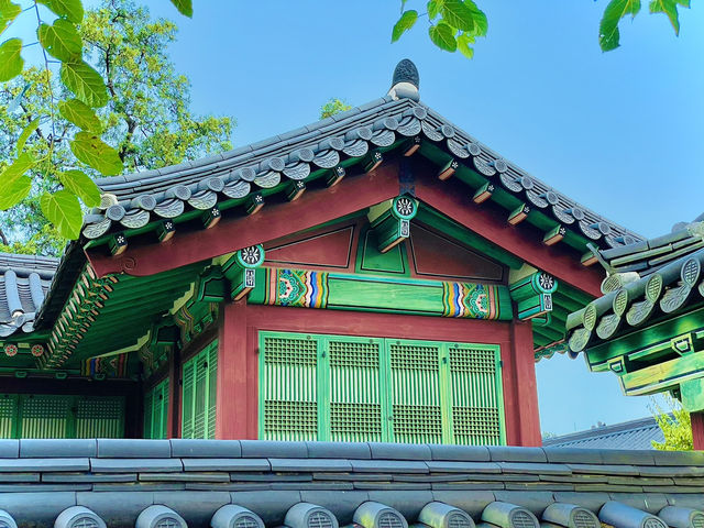 One of South Korea’s most beautiful palaces🇰🇷👫🎉