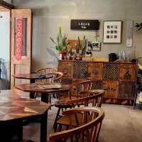 Nice cafe