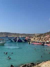 【マルタ・コミノ島】1度は行きたい!!美しすぎる透き通ったブルーの海🏖