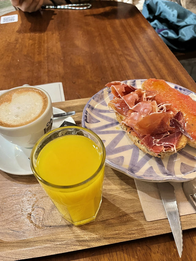 세비야 브런치 맛집을 찾고 있다면? FLIO