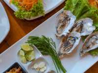 ร้านอาหารซีฟู้ดบนกะชังในเมืองกระบี่ 