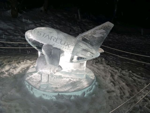 氷の幻想的な街　ICE VILLAGE