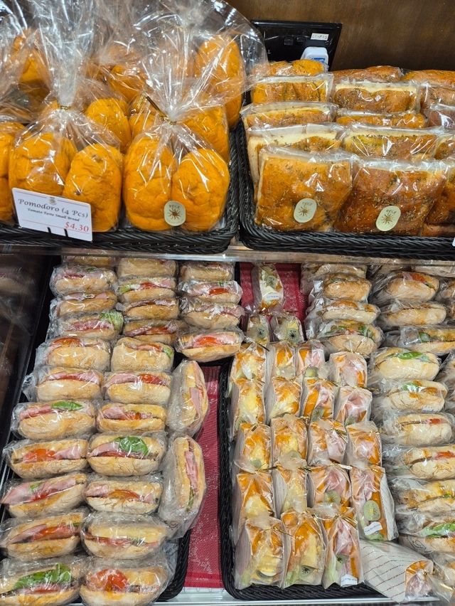 The Best Italian Bakery 🥖🍞🥪