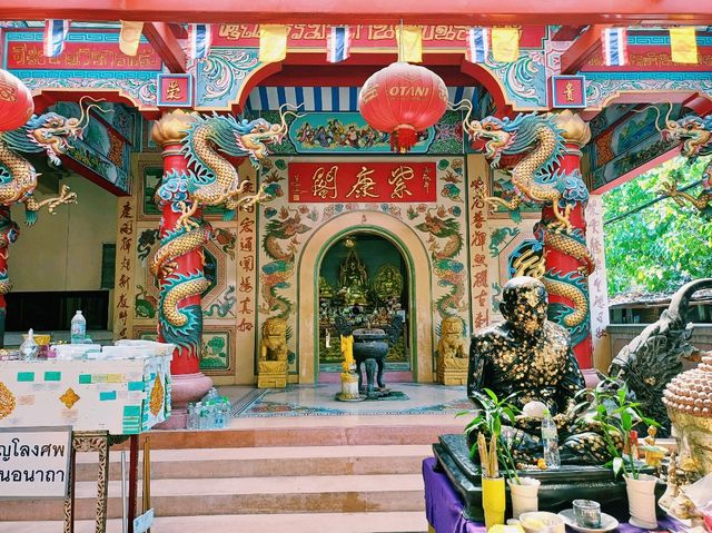 泰國曼谷市中心湄南河畔著名華人文化古跡寺廟景點：Wat Amon Khiri，祈福非常靈驗，適合打卡拍照📸祈福冥想