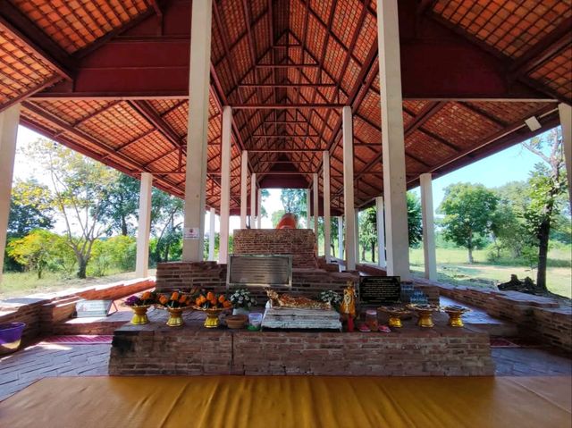 พระนอนเก่าแก่ ศิลปะอู่ทอง อายุกว่า 600 ปี