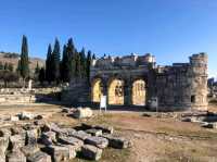 希拉波利斯 Hierapolis，棉堡之上的希臘羅馬風格古城