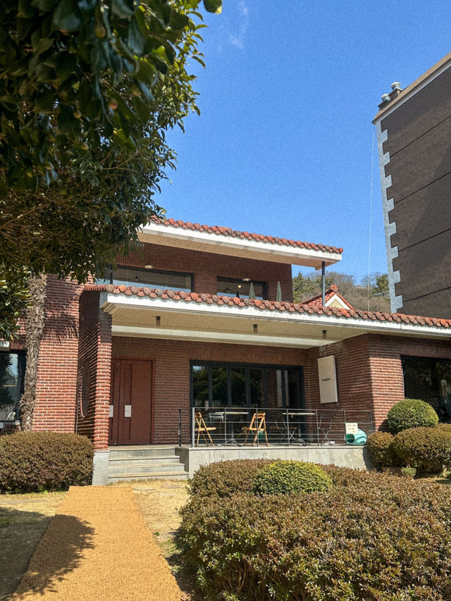 이색 디저트를 파는 목포 주택개조 카페
