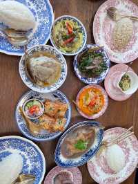 กินข้าวแกงแบบติดแกลมที่หัวหินซอย 51 