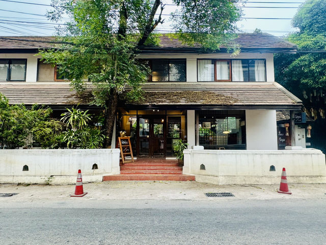 Indulge with coffee for a while at Khna