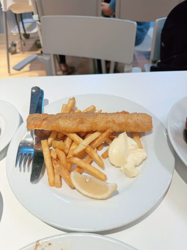 Satisfy Your Cravings with Swedish Flavors at IKEA Cheras! 🇸🇪🍴”