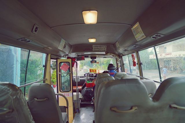 🚌 마을버스 타고 떠난 비 오는 날의 바다, 홍콩 색오비치
