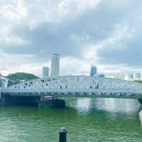 Timeless Elegance Over the Singapore River 🇸🇬