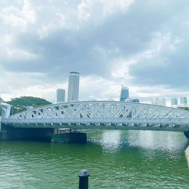 Timeless Elegance Over the Singapore River 🇸🇬