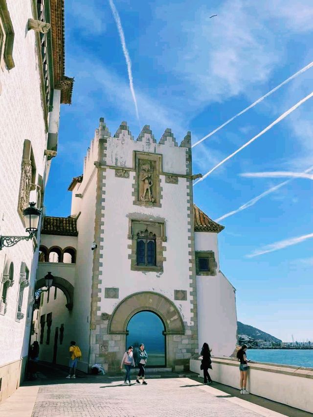 西班牙著名旅遊城市Sitges錫切斯旅行攻略，適合打卡拍照📸