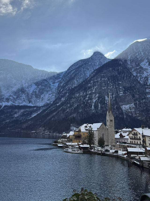 A solo day trip to dreamy Hallstatt for my birthday. Just me, snow, and memories I’ll keep forever