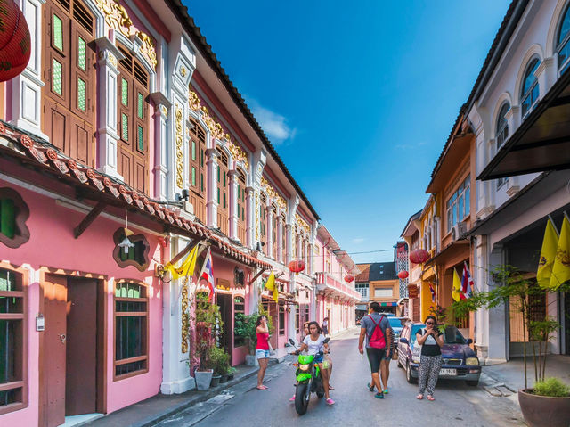 "Phuket in 3 Days: Secret Beaches, Spicy Pineapple & the Best Sunset of Your Life 🏝️🔥"  