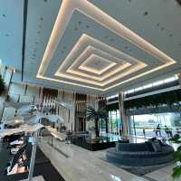 “Dusit Thani Laguna – A Tranquil Thai-Inspired Oasis in Singapore”