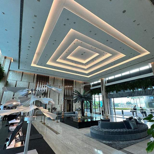 “Dusit Thani Laguna – A Tranquil Thai-Inspired Oasis in Singapore”