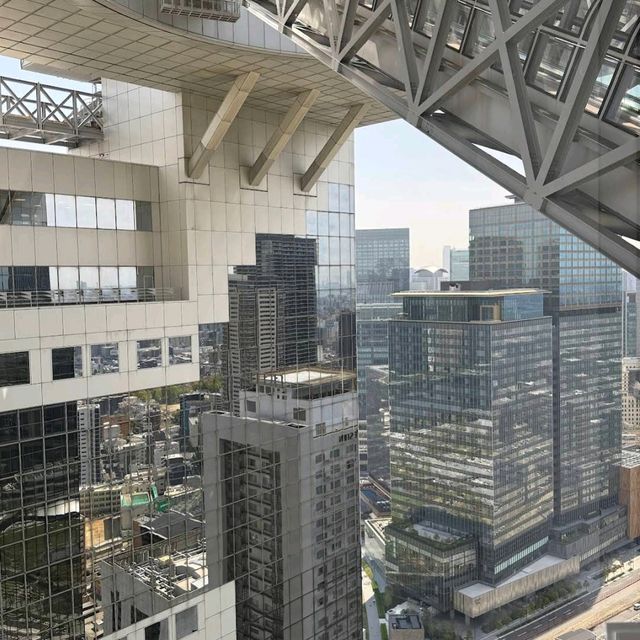 梅田スカイビル（うめだスカイビル）