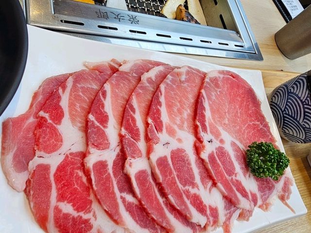 一人也能盡情享受的燒肉時光，花蓮〔栄次郎個人燒肉plus+〕