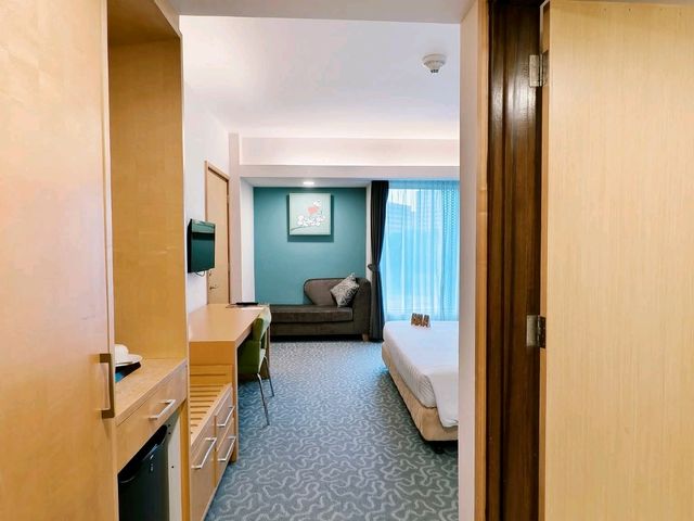 “City Ease by the Lake: The Everly Putrajaya’s Smart Urban Stay”
