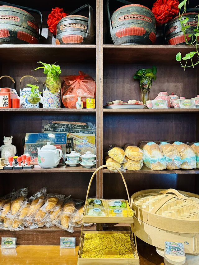 Taste of Heritage Beneath the Shadows of Skyscrapers 