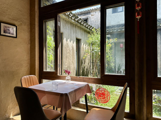Relaxing one day side trip to ancient villages around Huangshan. 