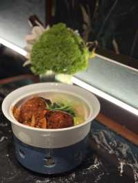呢間餐廳環境舒適，食物質素好。