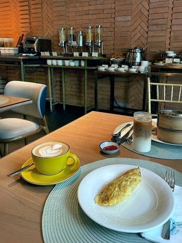 A Romantic Riverside Retreat – The Salil Hotel Riverside, Bangkok. 🚢🍝🥃🥪🪴😎☕🍿🎡