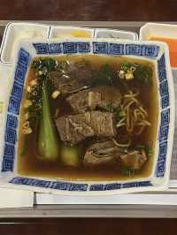 【圓山大飯店開箱｜帶孩子住進風水寶地，順便朝聖珍奶界的勞斯萊斯｜#珍妮游】