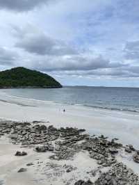 หาดถ้ำพัง เกาะสีชัง 🌊