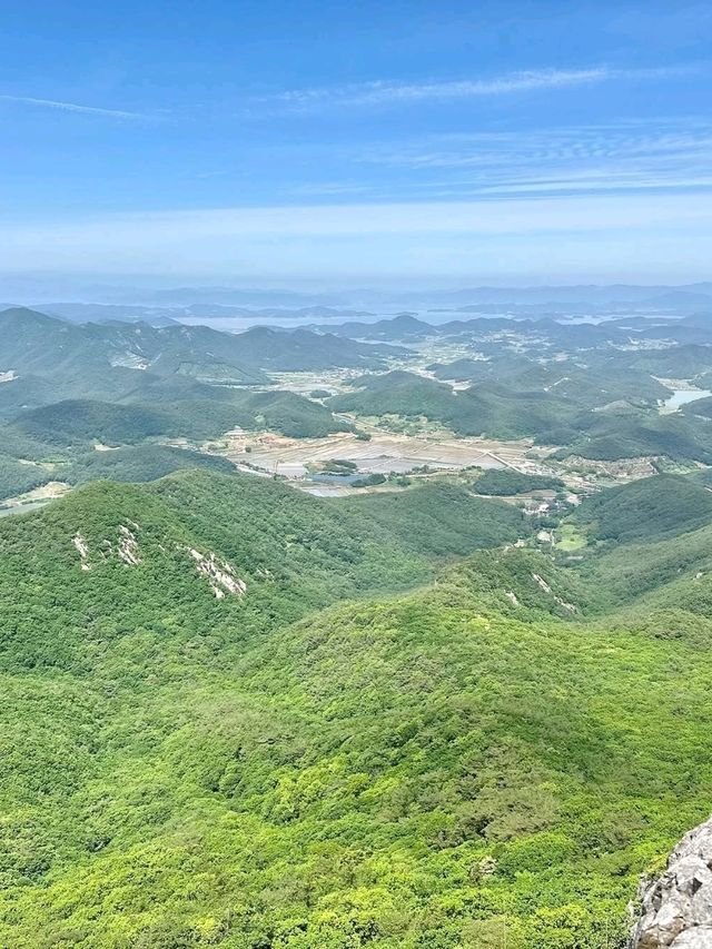 Chasing Views and Vibes at Palyeongsan, Goheung