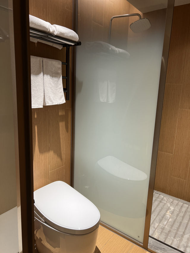 🏨 “중국 호텔도 이렇게 조용하고 감성적일 수 있다니 – JI 호텔, 타이저우 황옌 우웨광장점”