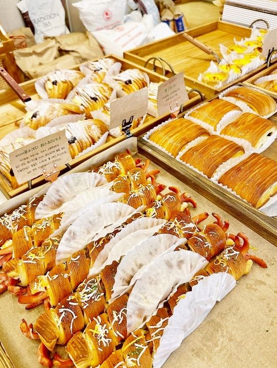 Boulangerie Bakery
