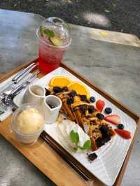 Assana Cafe KhaoYai คาเฟ่สุดชิว ติดริมน้ำตก