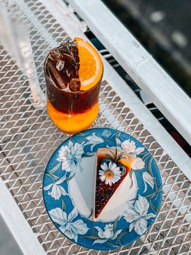 ☕ : SUKKO Slow Bar สุขโข สโลว์บาร์ คาเฟ่บางซื่อ