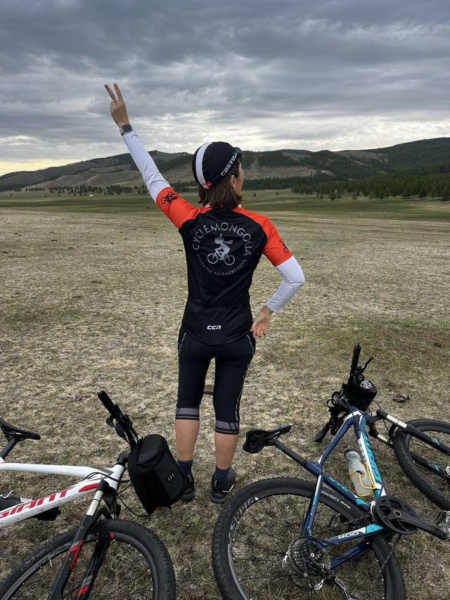 Crazy Cycling in Mongolia 