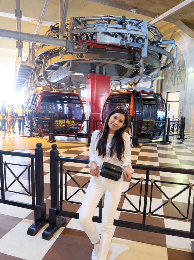 เมืองสวนสนุกบนยอดเขา •Ba Na Hills•