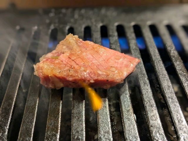 神戶 | 神戶牛---卸問屋直営 立ち食い 一切れ焼肉 松田