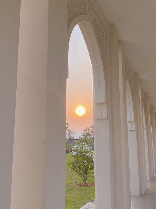 Masjid Sri Sendayan: Where Spiritual Meets Seriously Aesthetic
